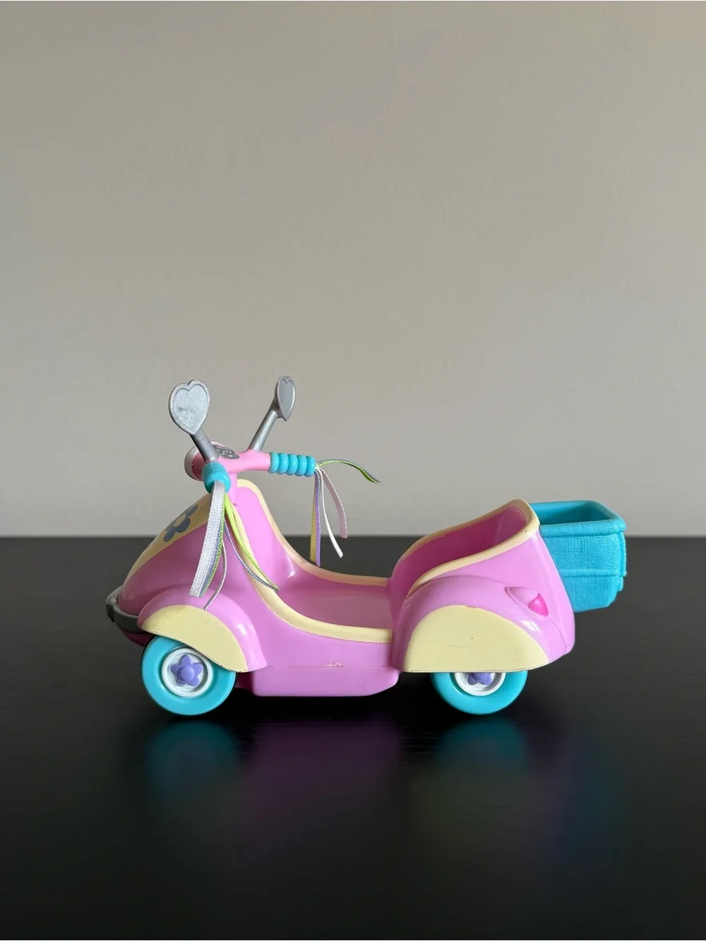 Hasbro My Little Pony Scooter Pull Back Butterfly Island Breeze’s Vehicle 2004